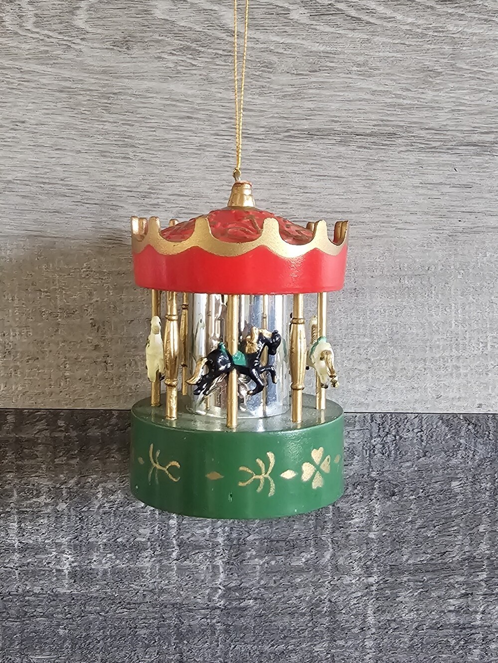 Santas Secrets Limited Edition Horse Carousel Tree Ornament 2.5” G3b